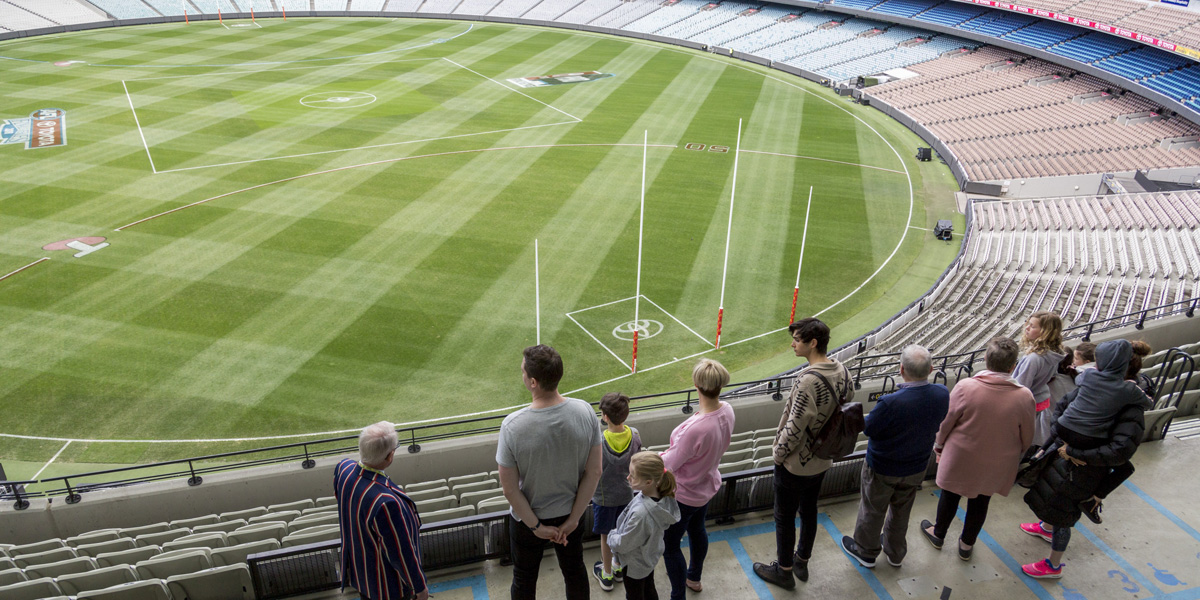 melbourne cricket ground stadium crowd