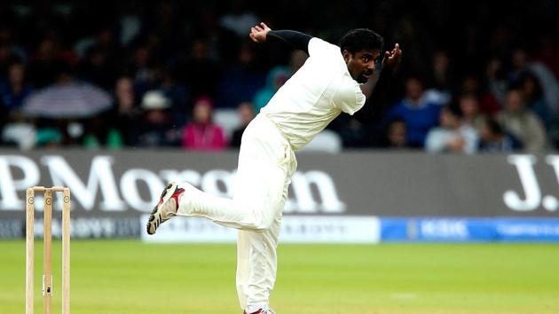 muttiah muralitharan bowling celebration